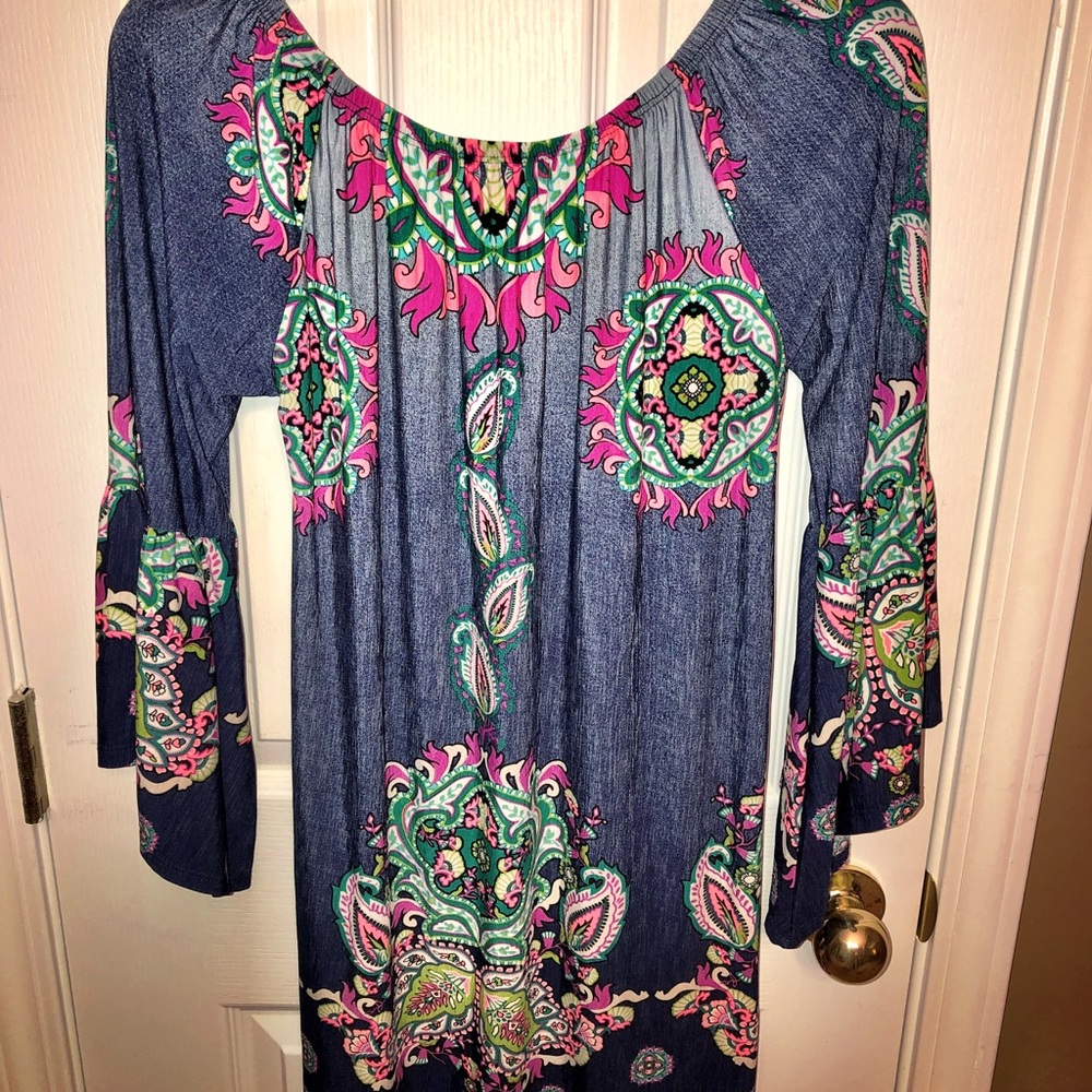 *SOLD* Boutique blue with print New tunic!